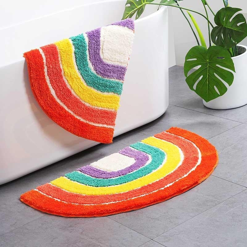 Badezimmermatte Regenbogen-Design: Rutschfest, saugfähig für mehr Komfort und farbenfrohe Akzente im modernen Bad.