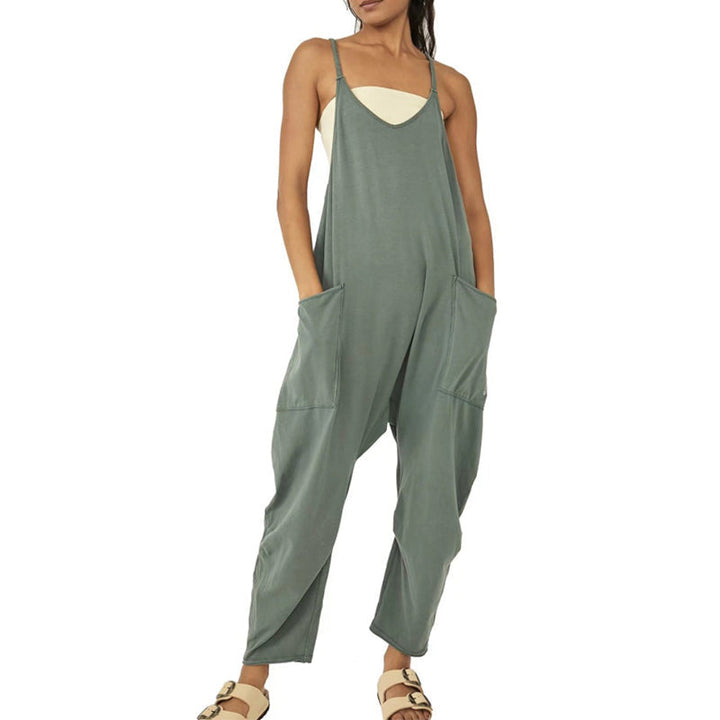 Eleganter Ein-Teiler Damen Jumpsuit, V-Ausschnitt, mit Taschen, locker für sommerliche Anlässe.