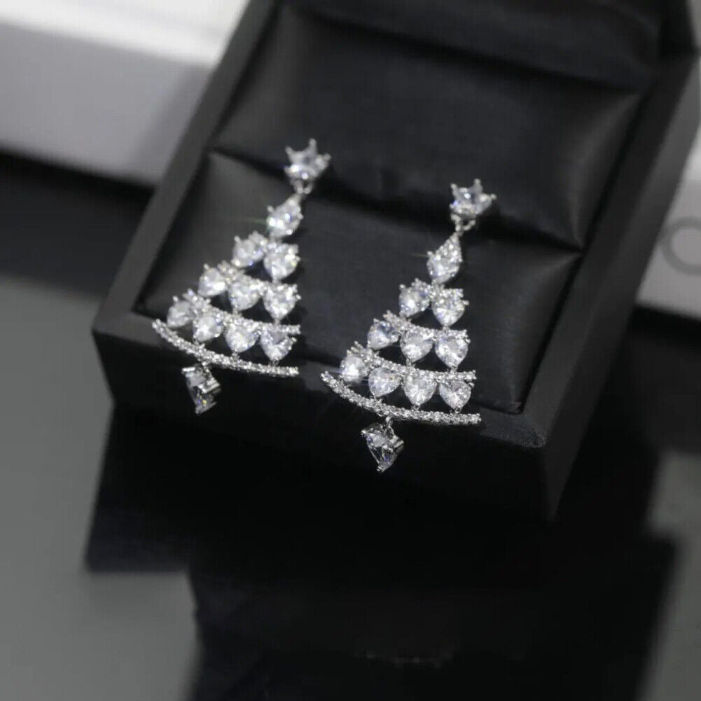 Damen Weihnachtsbaum Ohrringe mit funkelnden Zirkonia, eleganter festlicher Schmuck.