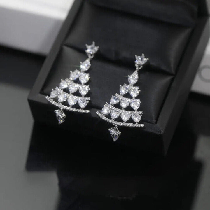Damen Weihnachtsbaum Ohrringe mit funkelnden Zirkonia, eleganter festlicher Schmuck.