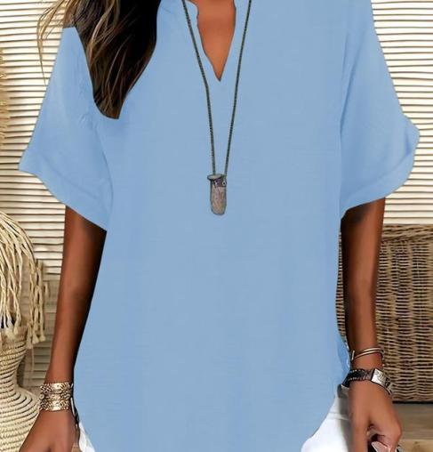 Moderne Bluse für Damen, elegant, locker fallend, pflegeleicht & vielseitig.