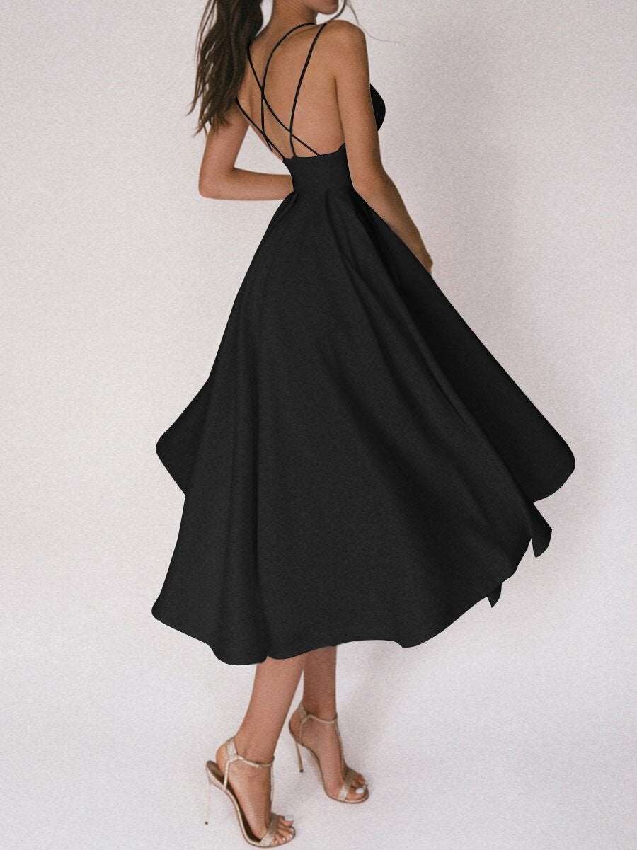 Luftig-leichtes Damen Spaghettikleid, V-Ausschnitt, für unbeschwerten Sommerkomfort.