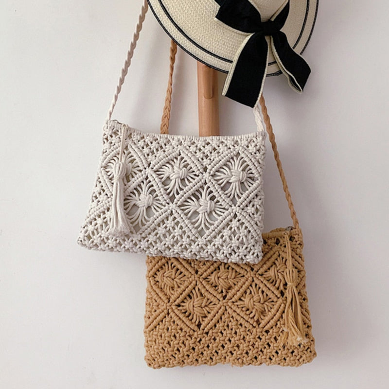 Modische gewebte Damentasche in Beige/Braun, ideale Umhängetasche für den Sommer.