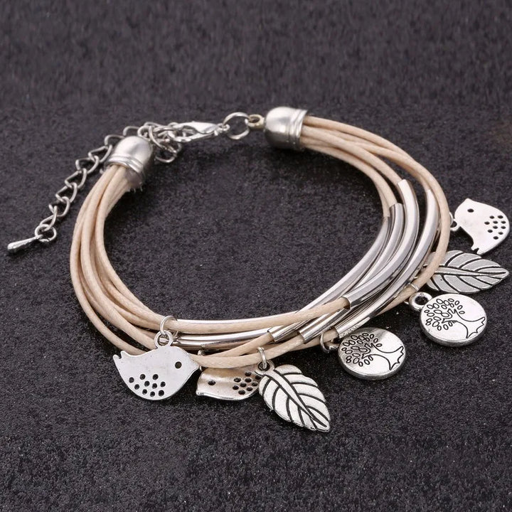 Stilvolles Bohemian Armband, mehrlagig, mit Natur-Elementen.