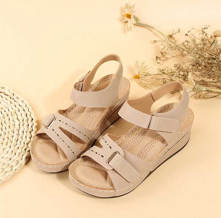 Elegante orthopädische Damensandalen Olga, stilvoll & komfortabel, ein Muss für den Sommer.