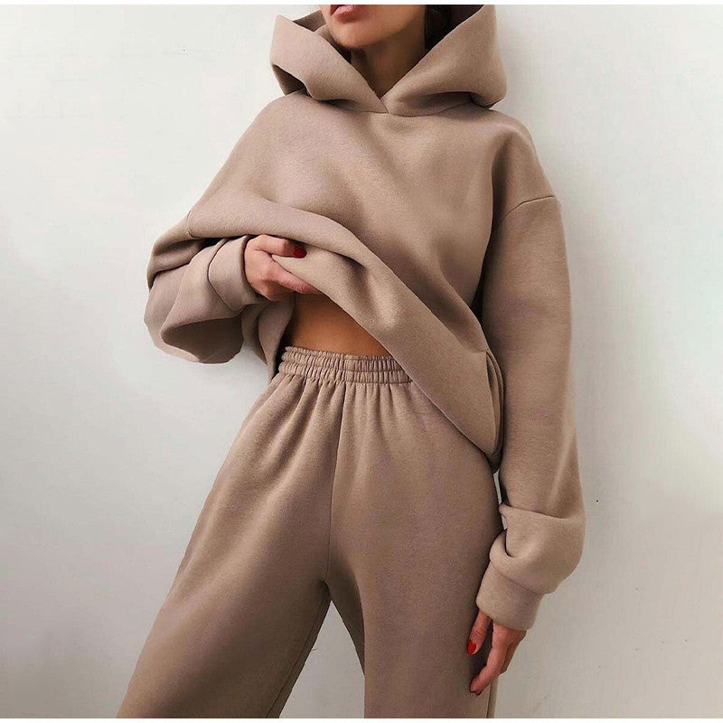 Sportlicher Damen Oversize Trainingsanzug für Freizeit & Entspannung. Set mit lässigem Hoodie und hoher Taille.