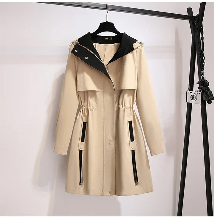 Detailansicht der Damen Windjacke Übergröße, hochwertiges Material, lockere Passform, vielseitig.