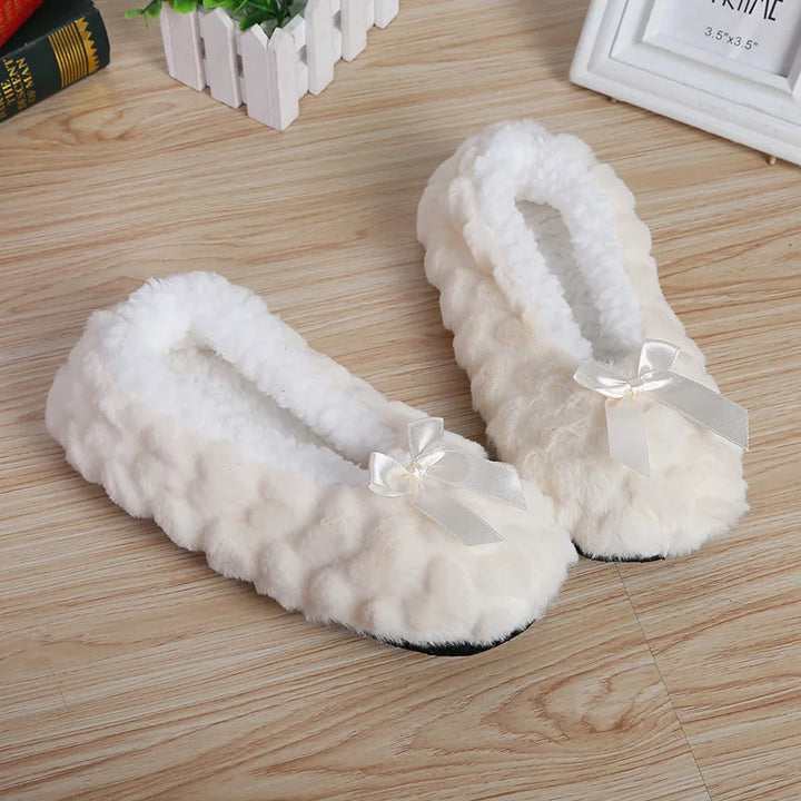 Damen Winter Hausschuhe, kuschelig warm, flauschig mit rutschfester Sohle für kalte Füße.
