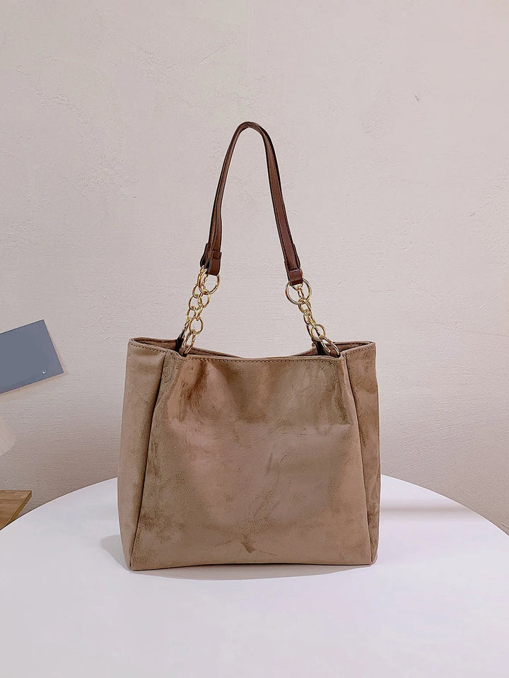 Khakifarbene Damen Pendler Schultertasche, groß & stilvoll, perfekt als Alltagstasche oder Bürotasche.