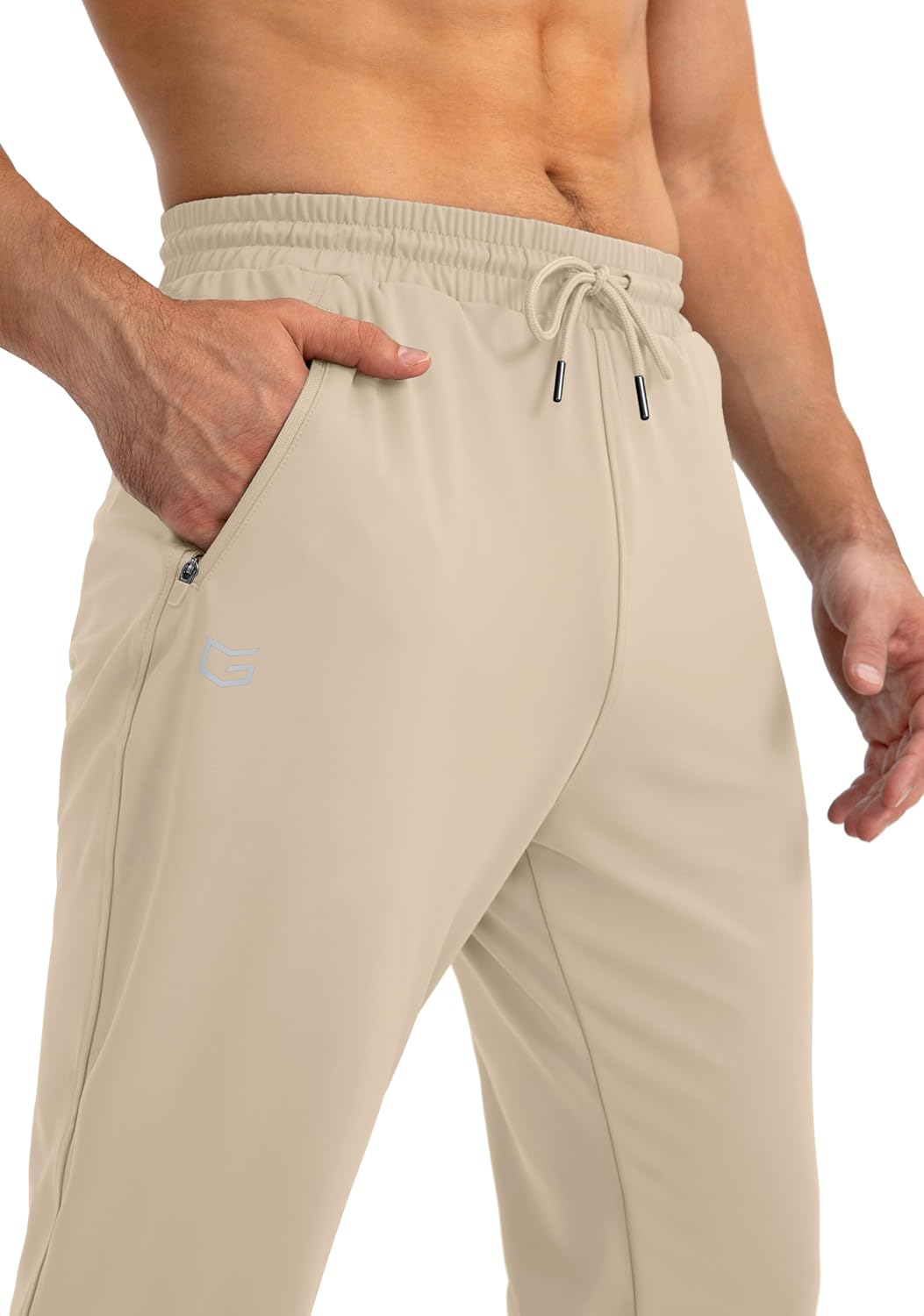 Dunkle Herren Jogginghose Tapered Fit für maximalen Komfort bei Sport & Freizeit.