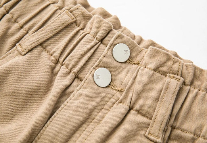 Mittelblaue Damen Stretch Jeans, Übergröße, High-Waist, Mom Jeans Stil, bequeme Passform.