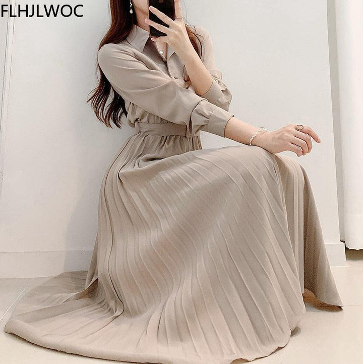 Bequemes kaffeefarbenes Langarmkleid für Frauen, stilvolles Damenkleid für Herbst und Freizeit.