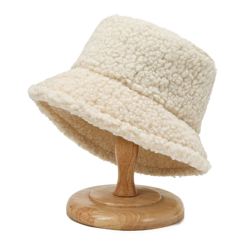 Trendiger Winterhut, dieser kuschelige Fischerhut ist ein Must-have Unisex Accessoire für kühle Temperaturen.