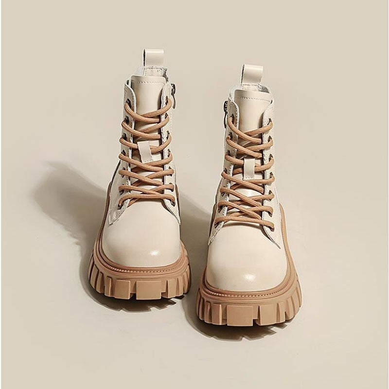 Modische Damen Plateaustiefel in Schwarz für den Herbst, komfortabel und trendig. Perfekte Damenschuhe.