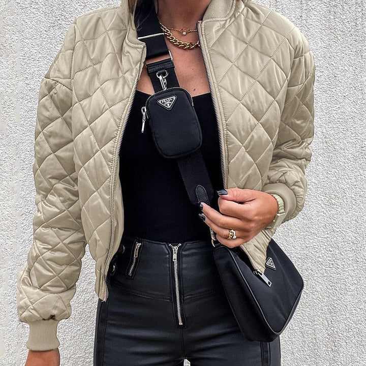 Bequeme Unisex Herbstjacke, perfekte Alltagsjacke für einen stilvollen Auftritt.