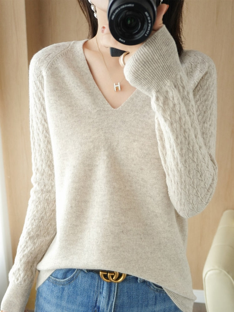 Moderner Damen Herbstpullover, weicher Strick für stilvolle Frauenmode und wohlige Wärme.