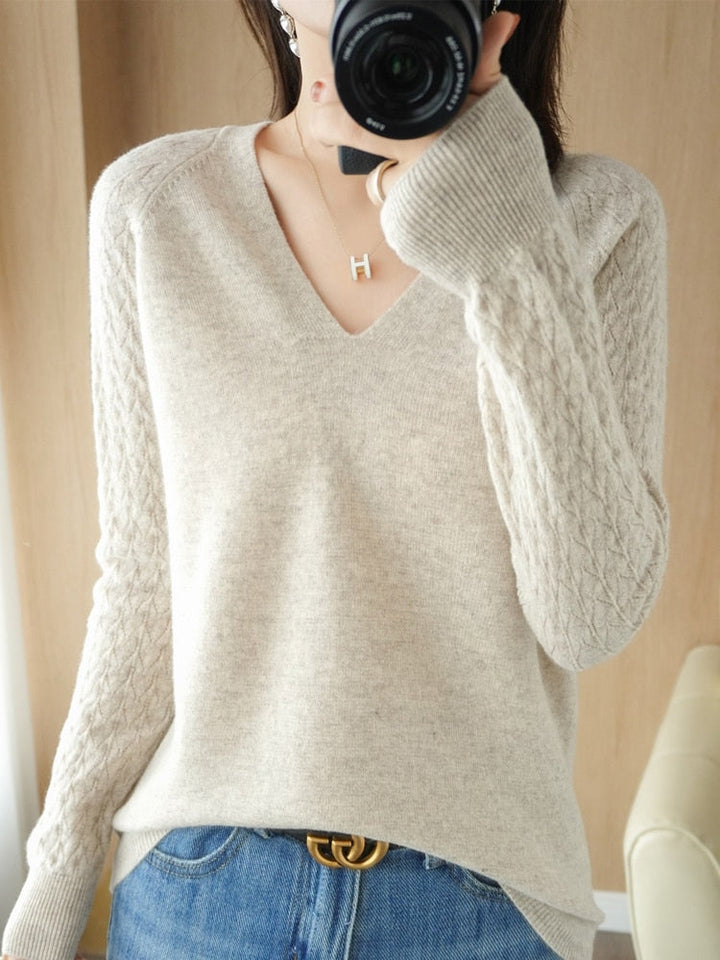 Moderner Damen Herbstpullover, weicher Strick für stilvolle Frauenmode und wohlige Wärme.