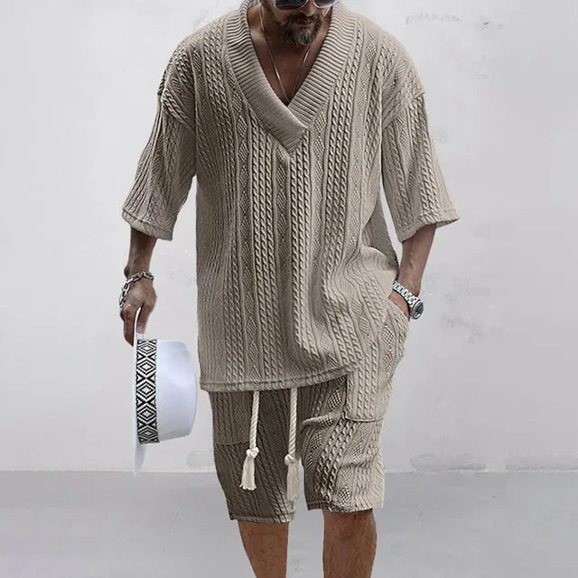 Modisches Herren Set: Shorts und Hemd für entspannte Eleganz. Komfortabler Zweiteiler, ideal als Freizeit- oder Sommer-Outfit.