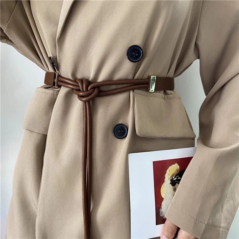 Eleganter Damen-Taillengürtel in Khaki mit modernem, kreativem Knoten-Design, ideal für Mode-Outfits.