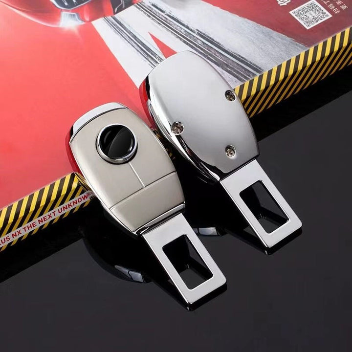Praktischer BeltLock Gurtclip für Autositzgurte. Verbessert den Fahrkomfort & die Gurtposition.