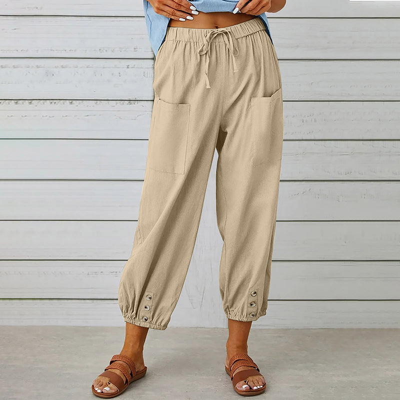 Damen 7/8-Hose, locker fallend, ideal für entspannte Spaziergänge. Bequeme Passform, Kordelzug und Taschen.