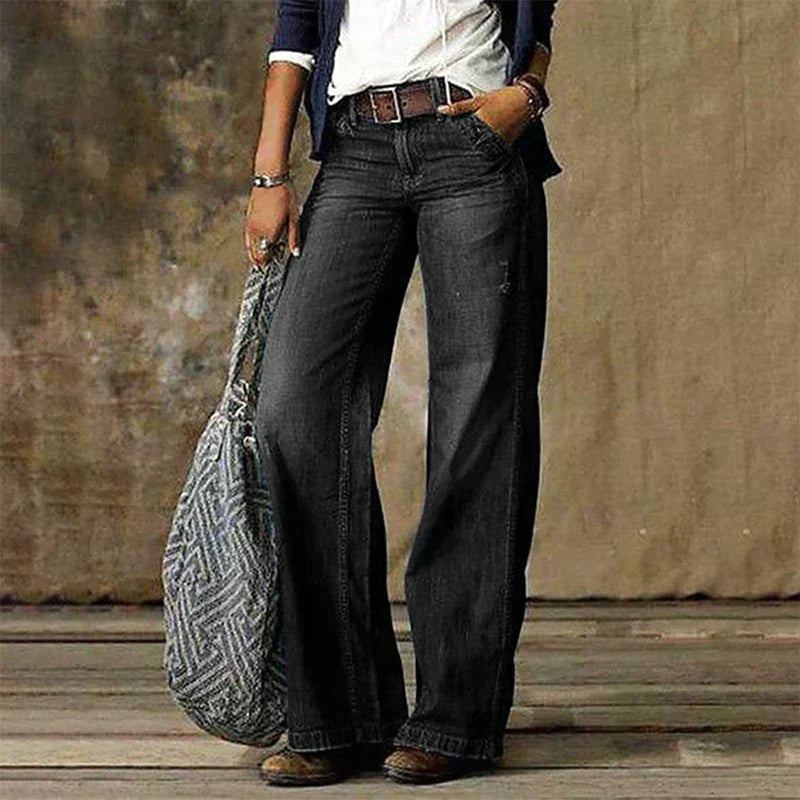 Trendige Damen Loose Fit Hose mit bequemer Passform für einen stylischen und modernen Sommer-Look.