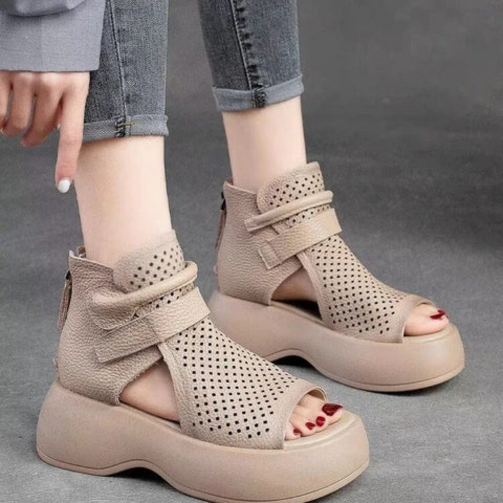 Luftige Damen Sommerschuhe: orthopädische Sandalen, die Fußschmerzen vorbeugen & Wohlbefinden fördern.