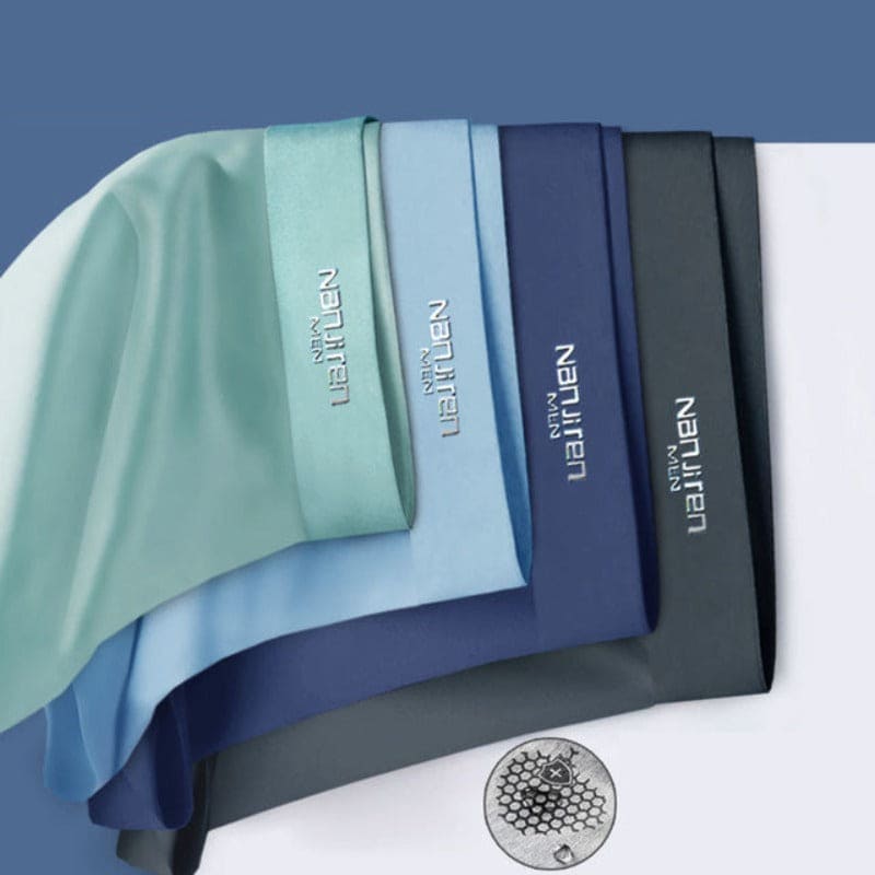 Männer Boxershorts im praktischen 4er-Pack. Bequeme und atmungsaktive Wäsche für Herren.