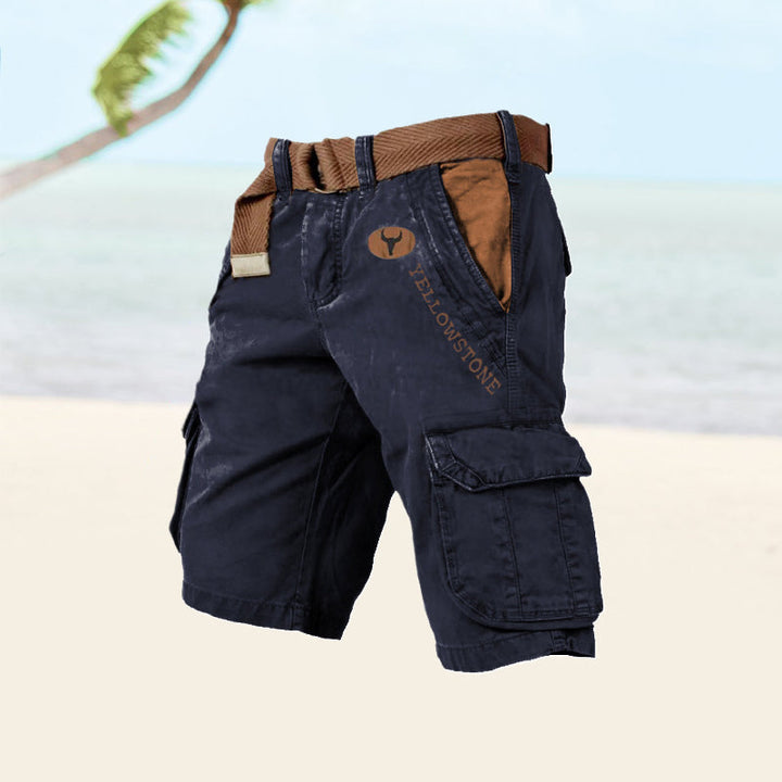 Rückansicht von Herren Cargo-Shorts mit Gesäßtaschen. Bequeme, robuste Alltagsshorts für Männer im Sommer.