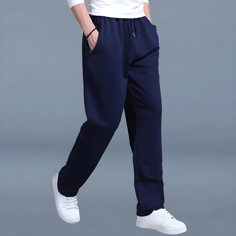 Stilvolle Herren Freizeithose mit lockerem Sitz und weiten Beinen, perfekt für Sport und Entspannung.
