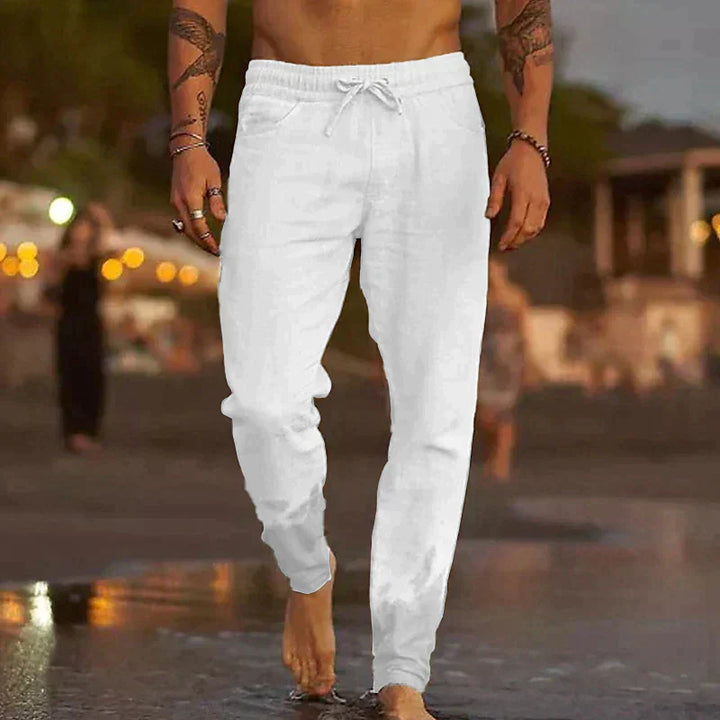 Leichte Herren Sommerhose, atmungsaktiv und stilvoll für warme Tage, entspannt.