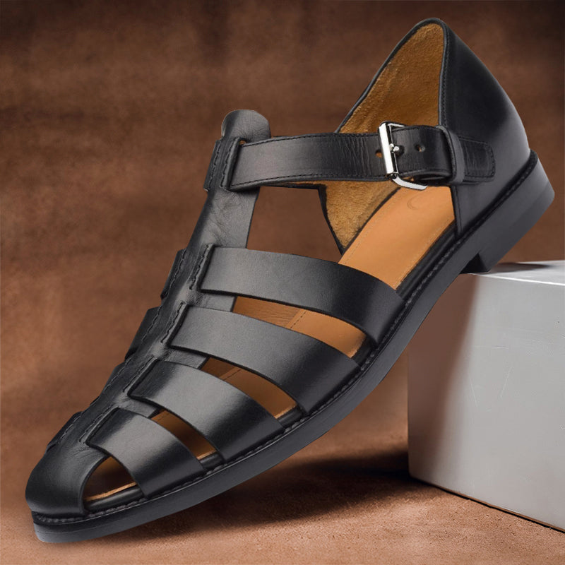 Detailansicht der Herren Sandalen mit ergonomischem Fussbett für optimale Dämpfung und Gehkomfort.