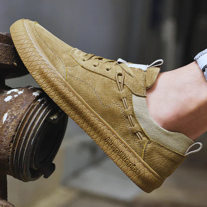 Zeitlose Maxon Herren Wildleder Casual Sneaker. Stilvolle Freizeitschuhe für jeden Tag.
