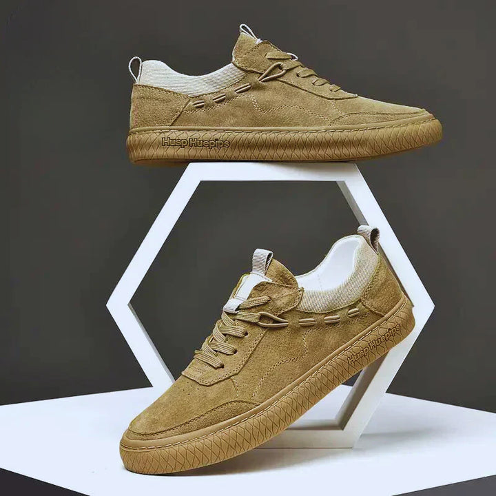 Hochwertige Maxon Herren Wildleder Sneaker. Langlebige Freizeitschuhe für Komfort den ganzen Tag.