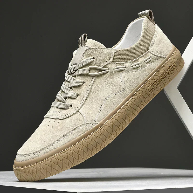 Klassische Maxon Herren Wildleder Sneaker, bequem und modisch. Perfekt für Freizeit & Alltag.