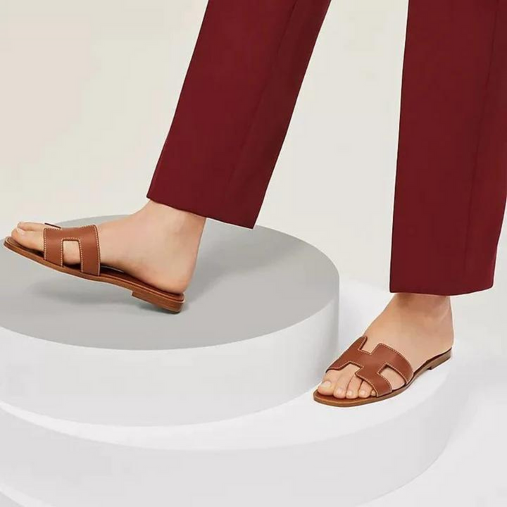 Stilvolle Damen Sandalen mit H-Profil, bequem und modisch, perfekt für sommerliche Outfits.