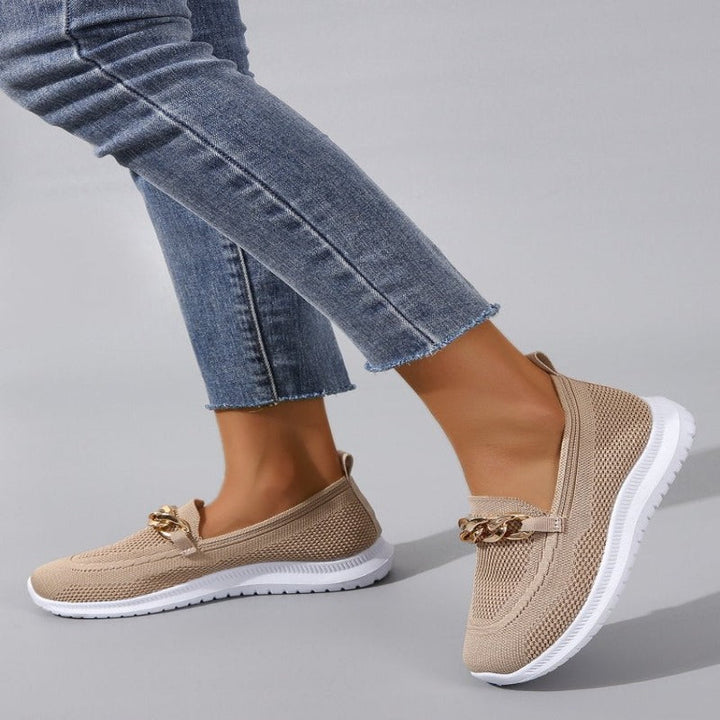 Praktische Slip-on Damen Loafers, orthopädisch geformt für schnelles Anziehen und bequemen Halt im Alltag.