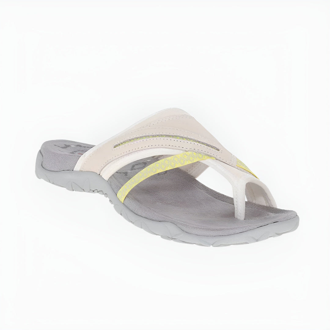 Damen Sandalen im sommerlichen Ambiente. Orthopädische Komfortschuhe für entspannte Tage & Fußgesundheit.