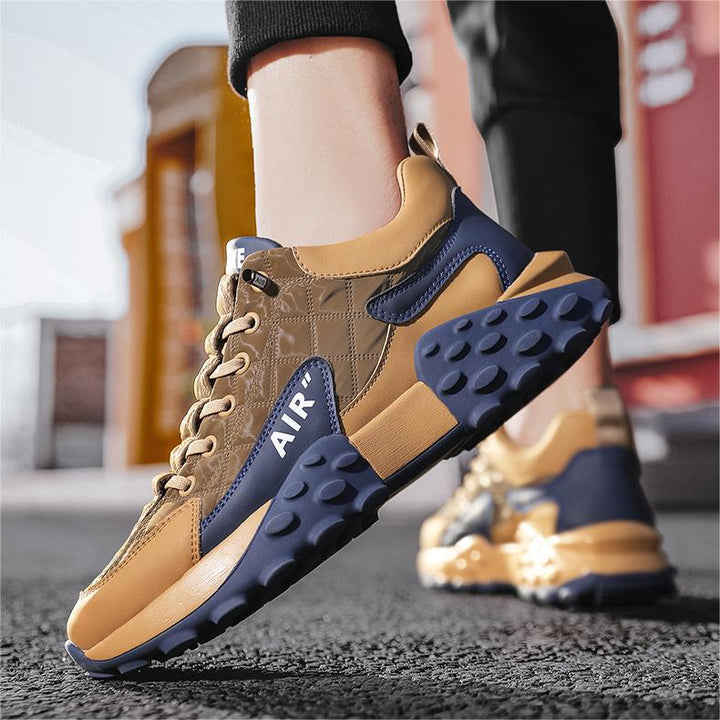 Weiße, atmungsaktive orthopädische Herren Sneaker; bieten erstklassige Unterstützung und Komfort.