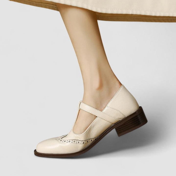 Braune bequeme Mary Jane Schuhe für Damen. Orthopädisch, flach, ideal für Fußgesundheit & Komfort. CL-0681.