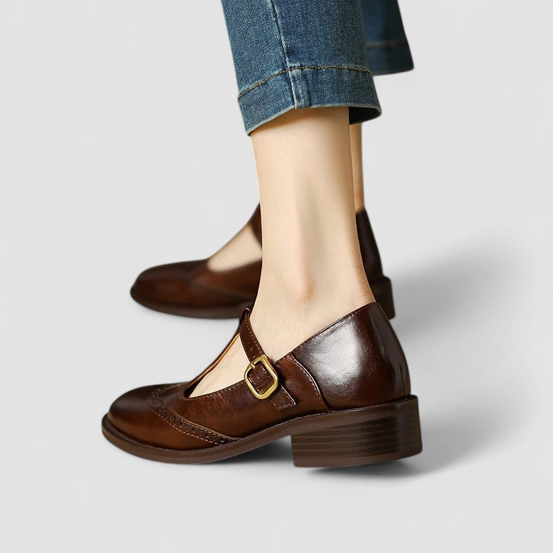 Draufsicht auf bequeme orthopädische Mary Jane Damenschuhe. Ideal für Fußgesundheit, Stil & Tragekomfort. CL-0681.