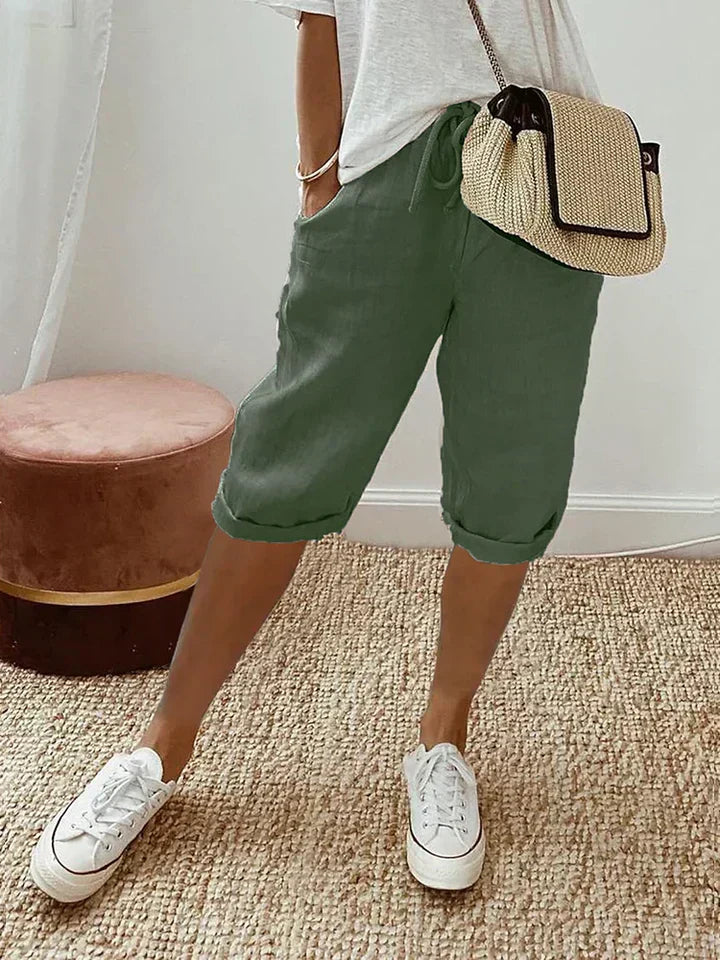 Bequeme schwarze Damen-Shorts, ideal für Sommer, Freizeit & Alltag. Stilvolle, kurze Hose für Damenmode.