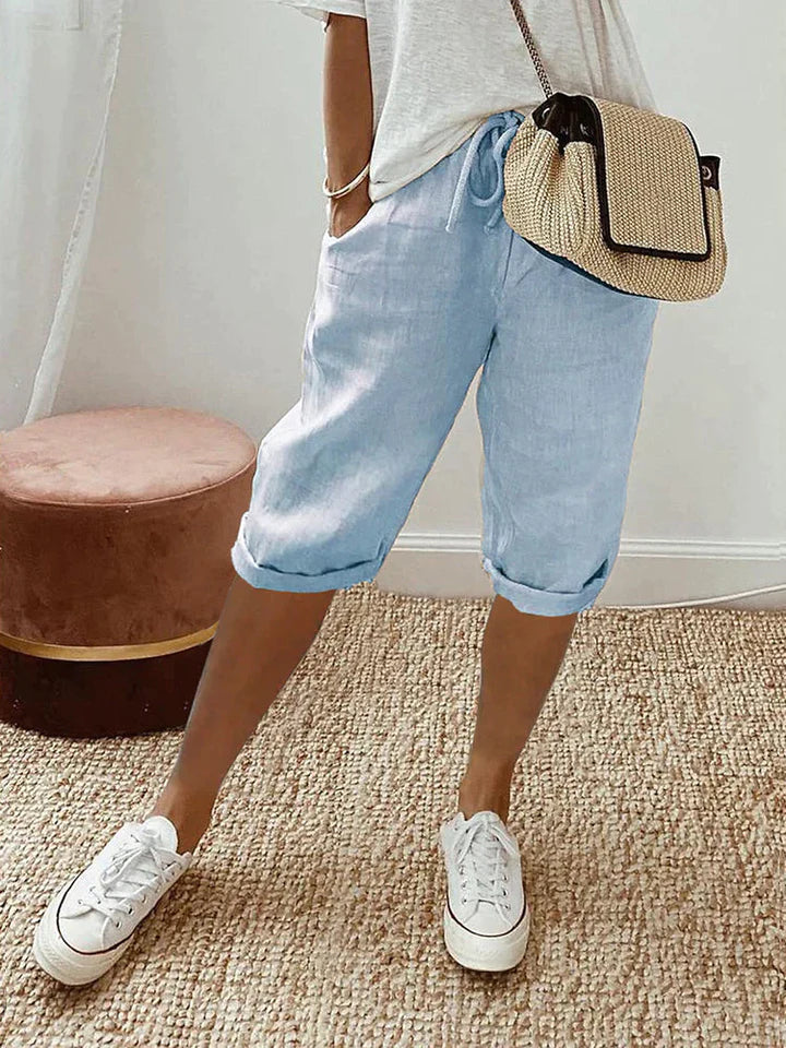 Freiheit schenkende beige Damen-Shorts. Komfortable kurze Hose für Alltag, Sommer & entspannte Freizeit-Looks.