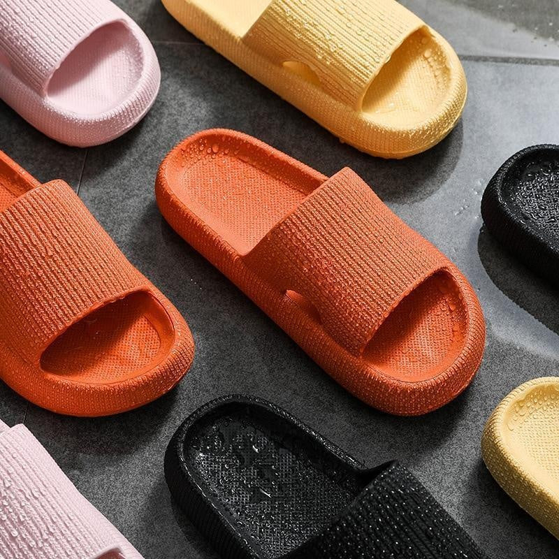 Anti-Rutsch Slides für Damen & Herren, sicher & bequem. Bieten Gelenkentlastung & höchsten Halt.