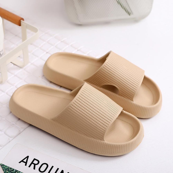 Weiche Anti-Rutsch Komfortschuhe, fördern Fußlinderung & Gelenkentlastung für maximale Entspannung.