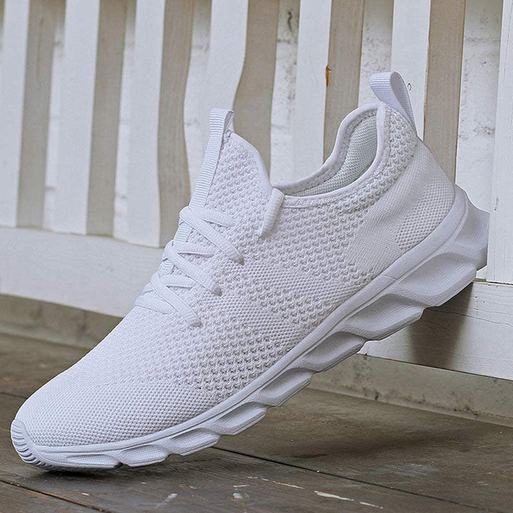 Schwarze Damen Alltagsschuhe, sportliche Sneaker mit Stabilität und hohem Tragekomfort.