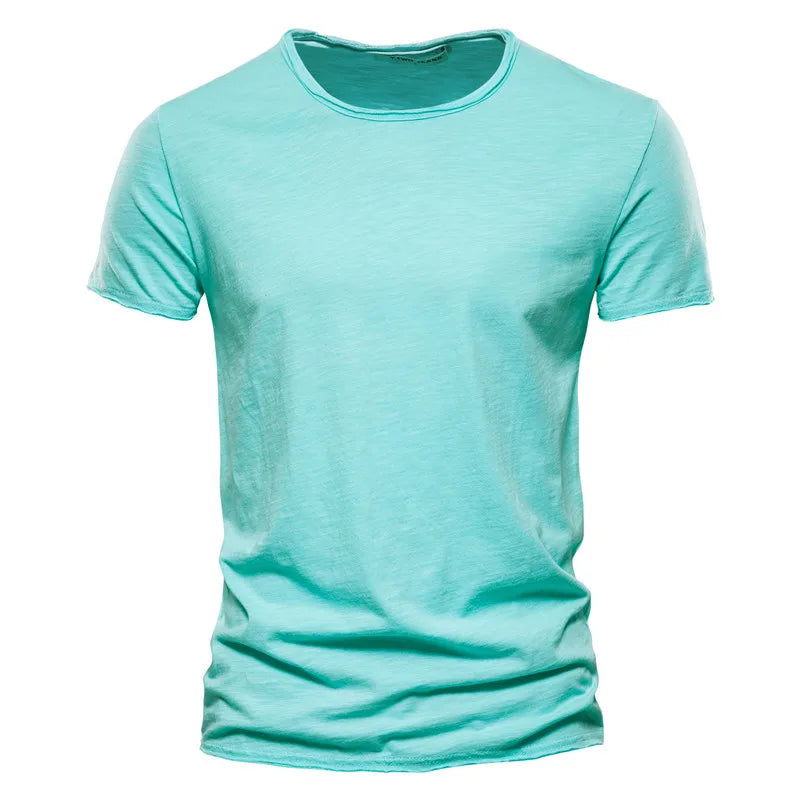 Strapazierfähiges Basic T-Shirt für Herren, bietet Komfort und Stil.