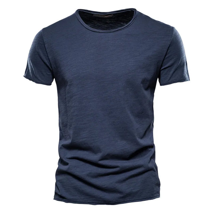 Vielseitiges Männer T-Shirt, perfekt für Sport, Freizeit und Entspannung.