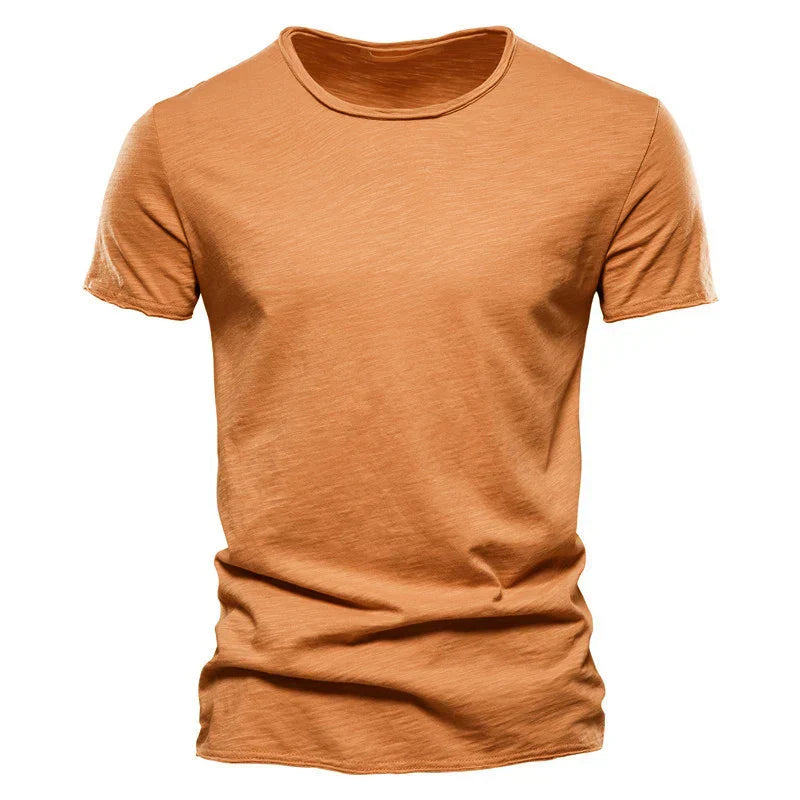 Elegantes Basic T-Shirt für Herren, angenehm zu tragen und langlebig.