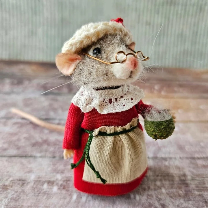 Einzigartige Filzmaus, handgemacht, bringt charmantes Flair als stilvolles Wohnaccessoire.